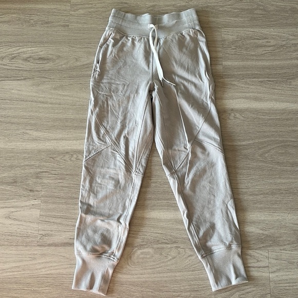LULULEMON JOGGERS - Picture 1 of 4
